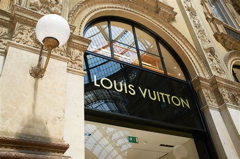 lv store in milan|louis vuitton italy.